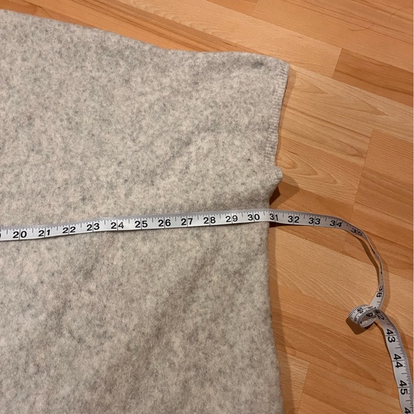 Aritzia Community wool blend shawl - Picture 2 of 5